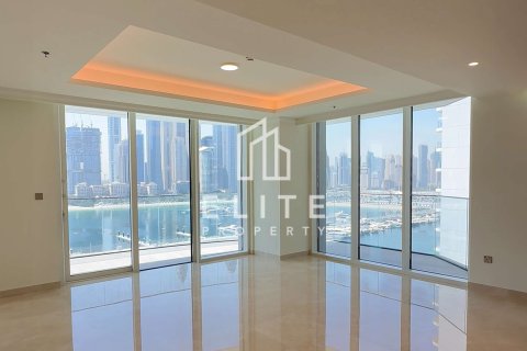 Apartment in EMAAR Beachfront, Dubai Harbour, Dubai 3 bedrooms, 181 sq.m. № 38718 - photo 4