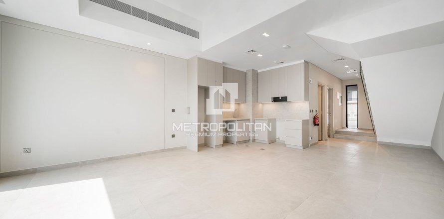 Таунхаус в District 7, Мохаммед Бин Рашид Сити, Дубай, 2 спальни, 131м², № 16021