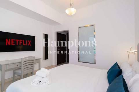 Apartamento en Azure Residences, Palm Jumeirah, Dubai, 1 dormitorio, 106.16025810 m², № 63777 - foto 1
