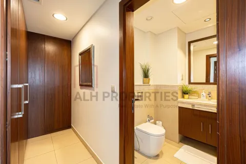 Apartment in Downtown Dubai (Downtown Burj Dubai), Dubai 2 bedrooms, 130 sq.m. № 92804 - photo 15