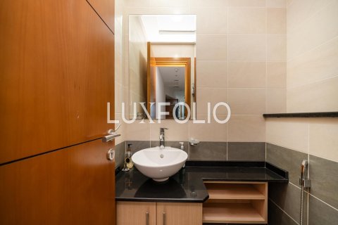Apartment in Dubai Marina, Dubai 3 bedrooms, 156 sq.m. № 45934 - photo 19