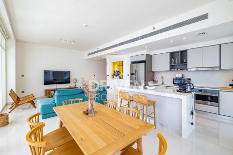 Appartement à EMAAR Beachfront, Dubai Harbour, Dubai, 3 chambres, 195 m², № 20077 - photo 1