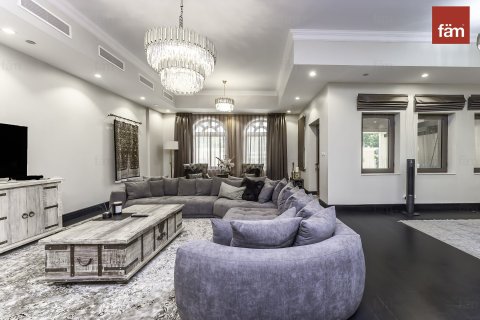 Townhouse in Palm Jumeirah, Dubai 4 bedrooms, 489 sq.m. № 47034 - photo 1