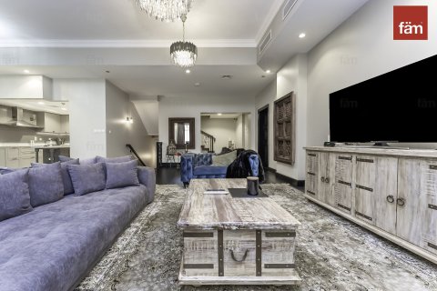 Townhouse in Palm Jumeirah, Dubai 4 bedrooms, 489 sq.m. № 47034 - photo 3