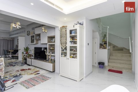 Villa à Dubai, 4 chambres, 327.2 m², № 47035 - photo 13