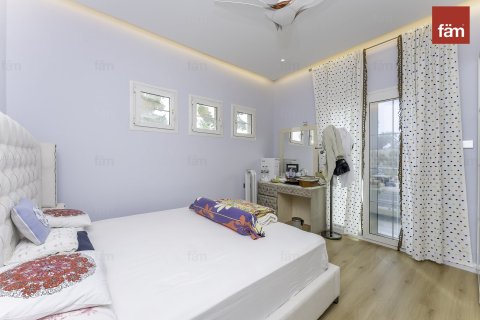 Villa à Dubai, 4 chambres, 327.2 m², № 47035 - photo 5