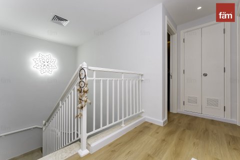 Villa à Dubai, 4 chambres, 327.2 m², № 47035 - photo 6