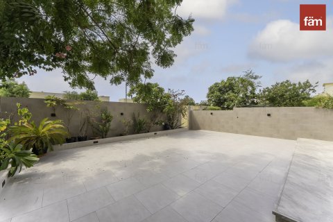 Villa à Dubai, 4 chambres, 327.2 m², № 47035 - photo 23