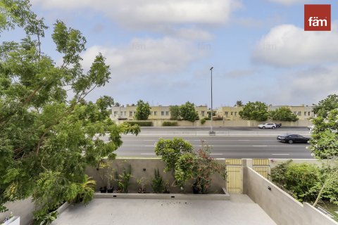 Villa à Dubai, 4 chambres, 327.2 m², № 47035 - photo 17