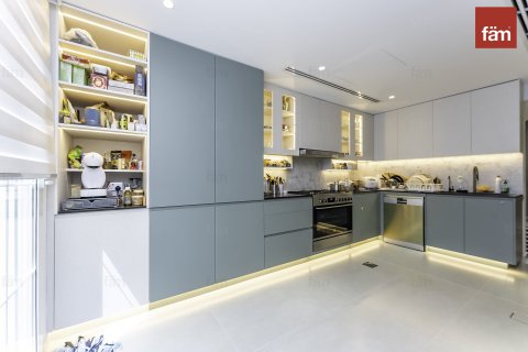 Villa à Dubai, 4 chambres, 327.2 m², № 47035 - photo 3