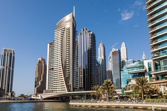 خليج جميرا يتصدر سوق العقارات الساحلية في دبي بنمو قياسي
