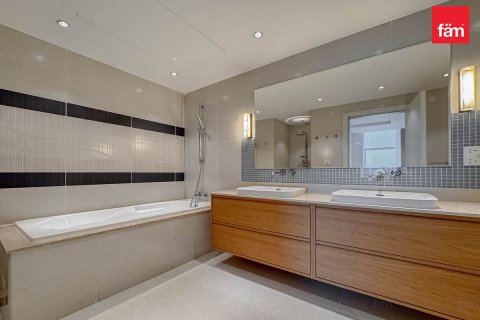 Apartment in Palm Jumeirah, Dubai 3 bedrooms, 211.8 sq.m. № 97548 - photo 12