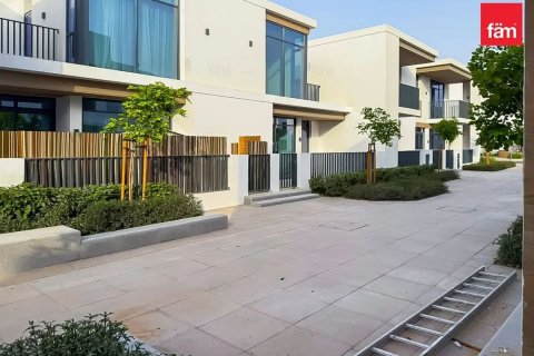 Adosado en Dubai, 3 dormitorios, 120.3 m², № 83717 - foto 1