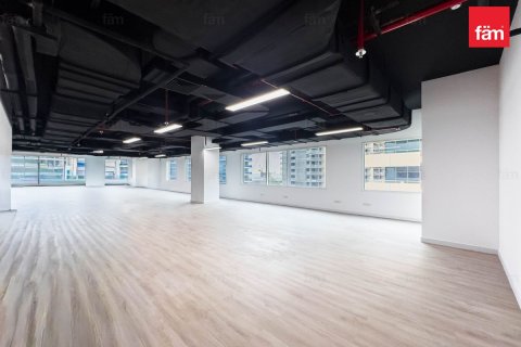 Oficina en Business Bay, Dubai, 185.2 m², № 83713 - foto 3