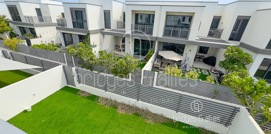 Villa in Dubai Hills Estate, Dubai 4 bedrooms, 269 sq.m. № 101345