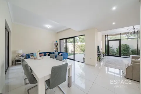 Townhouse in DAMAC Hills (Akoya by DAMAC), Dubai 4 bedrooms, 297 sq.m. № 71110 - photo 8