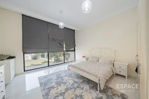 Townhouse in DAMAC Hills (Akoya by DAMAC), Dubai 4 bedrooms, 297 sq.m. № 71110 - photo 4