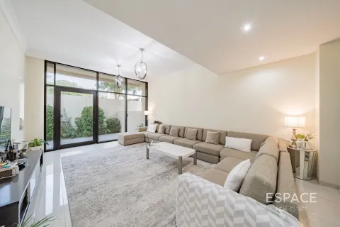 Townhouse in DAMAC Hills (Akoya by DAMAC), Dubai 4 bedrooms, 297 sq.m. № 71110 - photo 2