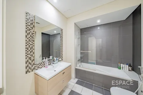 Townhouse in DAMAC Hills (Akoya by DAMAC), Dubai 4 bedrooms, 297 sq.m. № 71110 - photo 13