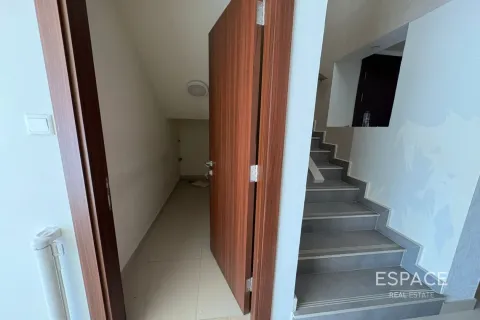 Купить виллу в Дубае: 4 спальни, 251м², № 71098 - фото 18