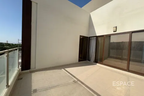 Купить виллу в Дубае: 4 спальни, 251м², № 71098 - фото 9