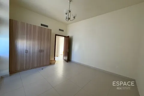 Купить виллу в Дубае: 4 спальни, 251м², № 71098 - фото 12