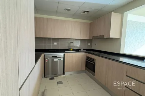 Купить виллу в Дубае: 4 спальни, 251м², № 71098 - фото 6