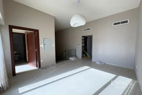 Купить виллу в Дубае: 4 спальни, 251м², № 71098 - фото 15