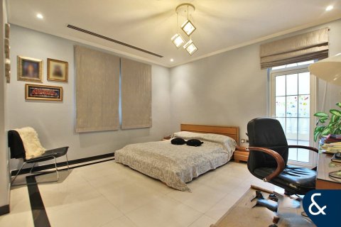 Купить виллу в Legacy, Jumeirah Park, Дубай: 5 спален, 436м², № 75921 - фото 5