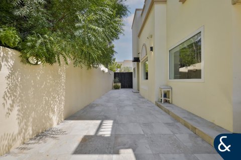 Купить виллу в Springs 11, The Springs, Дубай: 3 спальни, 210м², № 75920 - фото 12