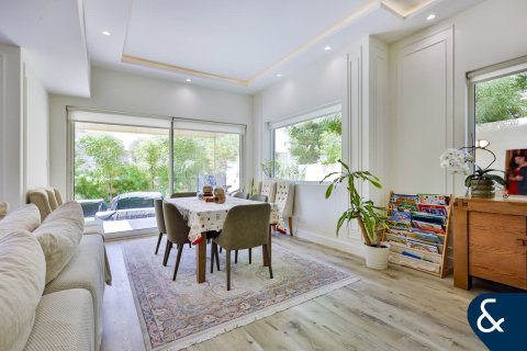 Купить виллу в Springs 11, The Springs, Дубай: 3 спальни, 210м², № 75920 - фото 6