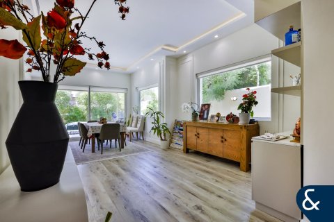 Купить виллу в Springs 11, The Springs, Дубай: 3 спальни, 210м², № 75920 - фото 4