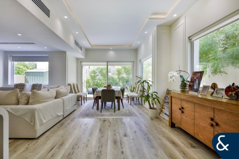 Купить виллу в Springs 11, The Springs, Дубай: 3 спальни, 210м², № 75920 - фото 3