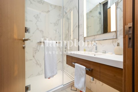 Apartment in Downtown Dubai (Downtown Burj Dubai), Dubai 2 bedrooms, 113.99198100 sq.m. № 63404 - photo 1