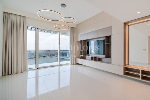 Apartment in Dubai Harbour, Dubai 1 bedroom, 74.62990893 sq.m. № 63415 - photo 1