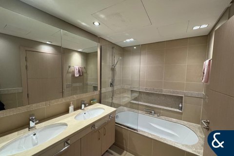 Купить квартиру в Даунтаун Дубай (Даунтаун Бурдж Дубай), Дубай: 3 спальни, 191м², № 91588 - фото 12