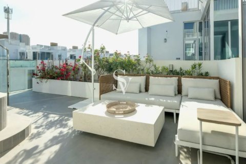 Adosado en Al Barari, Dubai, 4 dormitorios, 459 m², № 93085 - foto 7