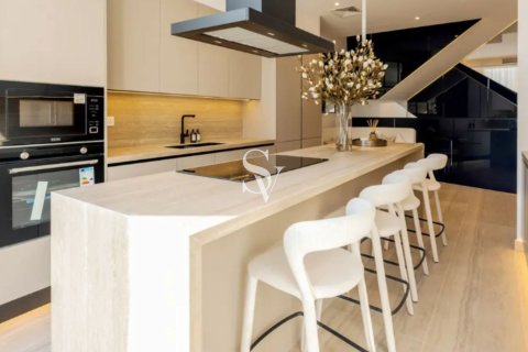 Adosado en Al Barari, Dubai, 4 dormitorios, 459 m², № 93085 - foto 4