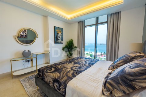 Купить квартиру в The Crescent, Пальма Джумейра, Дубай: 3 спальни, 162м², № 105040 - фото 2