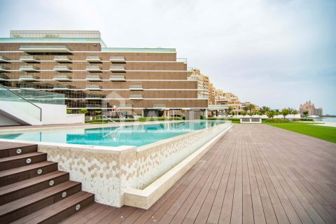 Купить квартиру в The Crescent, Пальма Джумейра, Дубай: 3 спальни, 162м², № 105040 - фото 13