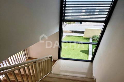 Villa en Trinity, DAMAC Hills (Akoya by DAMAC), Dubai, 3 dormitorios, 209 m², № 105035 - foto 5