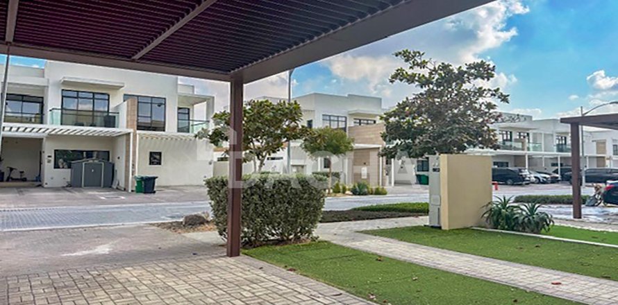 Villa en Trinity, DAMAC Hills (Akoya by DAMAC), Dubai, 3 dormitorios, 209 m², № 105035