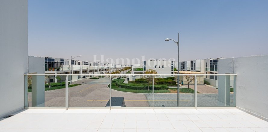 Adosado en Dubai, 3 dormitorios, 174.82 m², № 64470