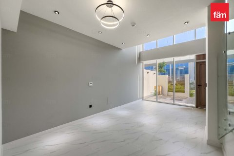 Townhouse in Dubai 1 bedroom, 52.9 sq.m. № 69691 - photo 2