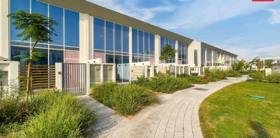 Townhouse in Dubai 1 bedroom, 52.9 sq.m. № 69691