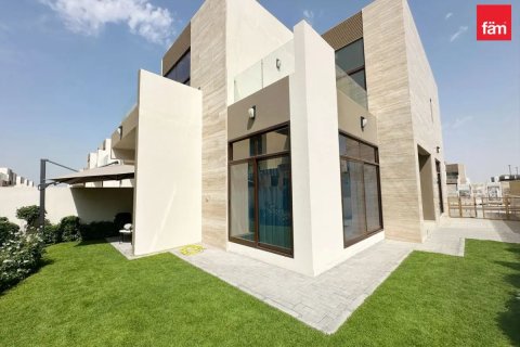 Villa in Dubai 4 bedrooms, 288 sq.m. № 59569 - photo 1
