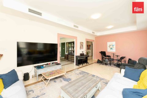 Villa en Dubai, 3 dormitorios, 815.2 m², № 59087 - foto 3