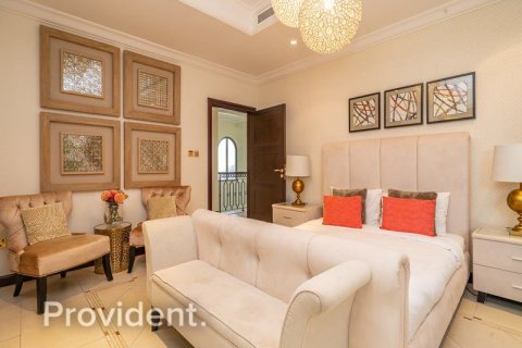 Villa in Palm Jumeirah, Dubai 5 bedrooms, 657.1 sq.m. № 2957 - photo 18