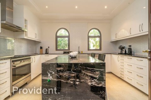 Villa in Palm Jumeirah, Dubai 5 bedrooms, 657.1 sq.m. № 2957 - photo 10