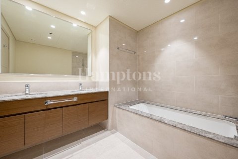 Apartment in Downtown Dubai (Downtown Burj Dubai), Dubai 2 bedrooms, 101.85977823 sq.m. № 63277 - photo 17